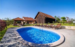 Lovely Home In Bosiljevo With Kitchen