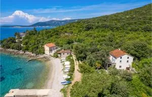 3 Bedroom Nice Apartment In Cres - Štivan