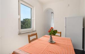 3 Bedroom Nice Apartment In Cres