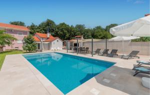 4 Bedroom Stunning Home In Imotski