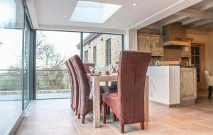 Six-Bedroom Holiday Home In Lo-Reninge