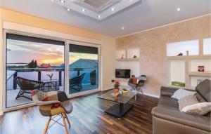 Cozy Home In Fazana With Outdoor Swimming Pool 