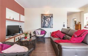 Cozy Home In Fazana With Outdoor Swimming Pool 