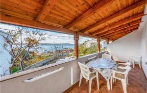 2 Bedroom Lovely Apartment In Kustici 