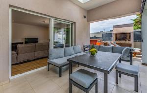 Gorgeous Home In Sisan With Kitchen