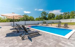 4 Bedroom Lovely Home In Donje Rastane