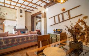 Beautiful Home In El Colmenar With Wifi