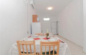 1 Bedroom Amazing Apartment In Biograd