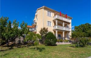 2 Bedroom Nice Apartment In Kornic 