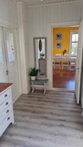 Villa and cottage by the sea