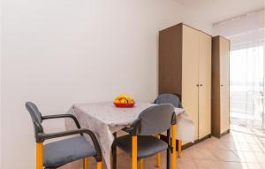 Cozy Apartment In Sveti Filip I Jakov