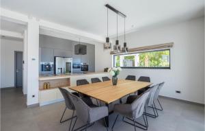 Gorgeous Home In Jesenice With Sauna 