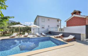 Nice Home In Kastel Sucurac With Sauna