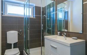 1 Bedroom Nice Apartment In Sutivan