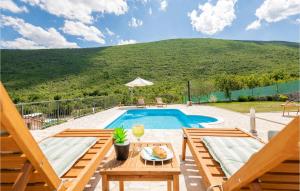 Lovely Home In Runovic