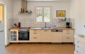 Cozy Home In Salernes With Wifi