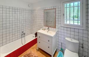 Maisons de vacances Cozy Home In Salernes With Wifi : photos des chambres