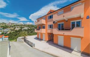 Two-Bedroom Apartment In Sevid