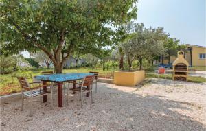 Gorgeous Home In Vodnjan With Wifi