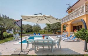 Gorgeous Home In Vodnjan With Wifi