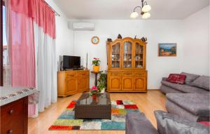 Gorgeous Home In Vodnjan With Wifi