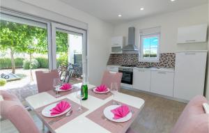 Lovely Home In Donji Prolozac