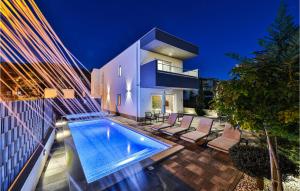 Cozy Home In Kastel Stari