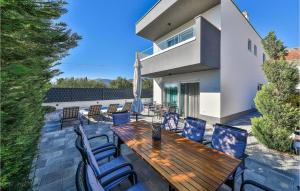 Cozy Home In Kastel Stari 