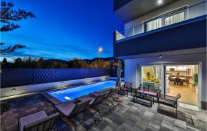 Cozy Home In Kastel Stari 