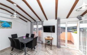2 Bedroom Gorgeous Apartment In Sevid 