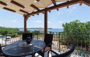 Awesome Home In Rtina With House Sea View 