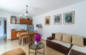 Beautiful Apartment In Premantura