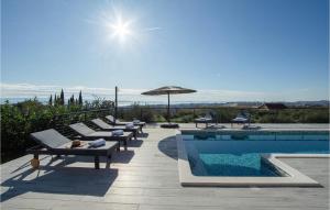 Stunning Home In Kucine