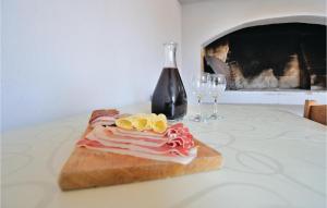 3 Bedroom Pet Friendly Home In Krusevo 