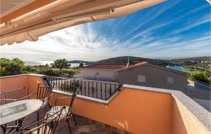 2 Bedroom Gorgeous Apartment In Sevid 