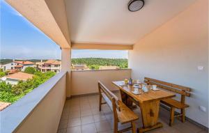 Cozy Apartment In Medulin With Kitchen