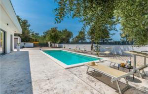 Beautiful Home In Biograd With Wifi 