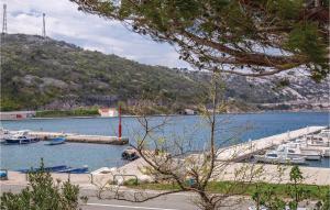 Amazing Home In Bakarac With Wifi