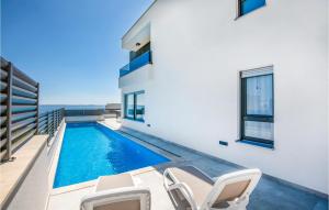 Cozy Home In Makarska With Jacuzzi