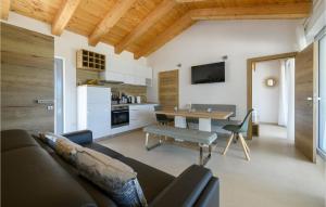 Amazing Home In Peroj With Wifi 