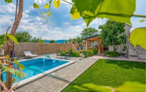 Beautiful Home In Donji Prolozac 