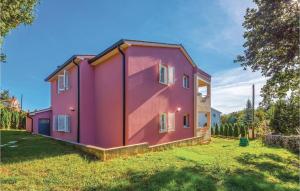 4 Bedroom Cozy Home In Labin 