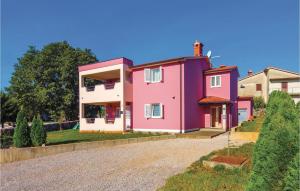 4 Bedroom Cozy Home In Labin 