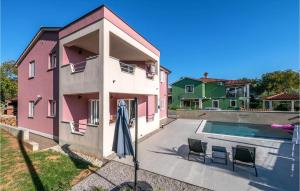 4 Bedroom Cozy Home In Labin