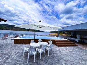 Casa em Capitólio com piscina e vista para lago | W1