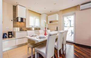 Beautiful Apartment In Crikvenica With Wifi 