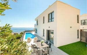 Cozy Home In Makarska With Jacuzzi