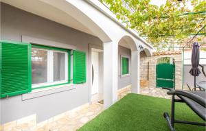 2 Bedroom Beautiful Home In Pridraga