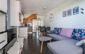 Nice Home In Krnica With Wifi 
