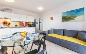 Lovely Apartment In Banjole With Wifi